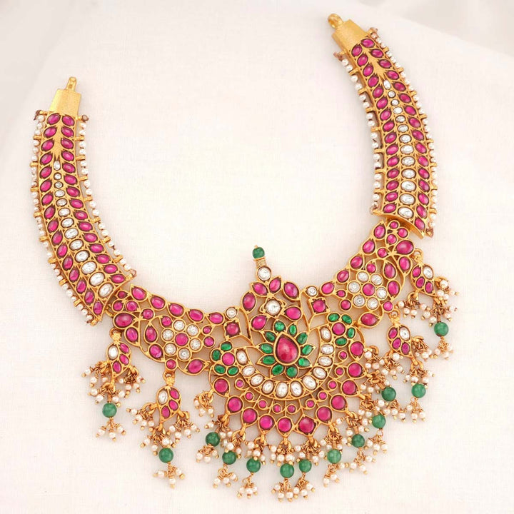 Sanvitha Kundan Short Necklace