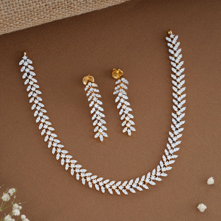 Gleaming Avikam Necklace Set