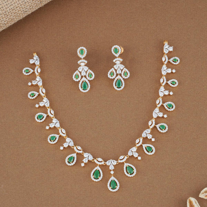 Attractive Dimond Like Necklace Set