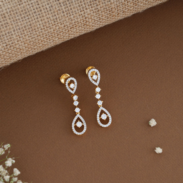 Graceful Diamond Design Necklace Set