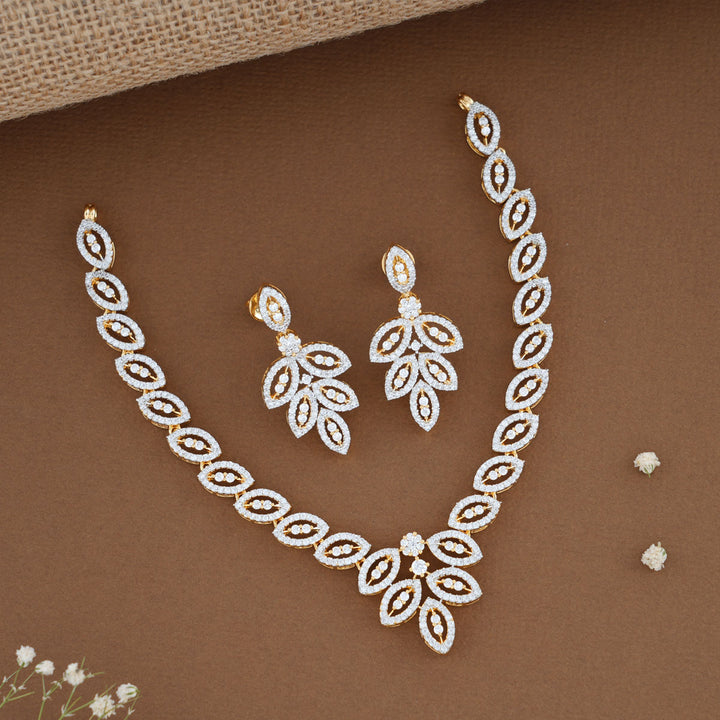 Varunisha Diamond Like Necklace Set