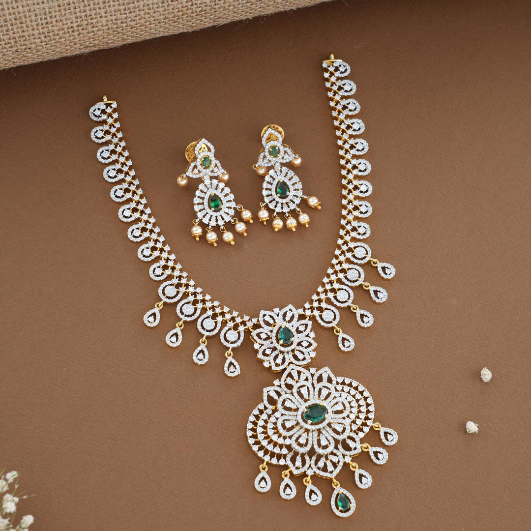 Kaynee Diamond Design Necklace Set