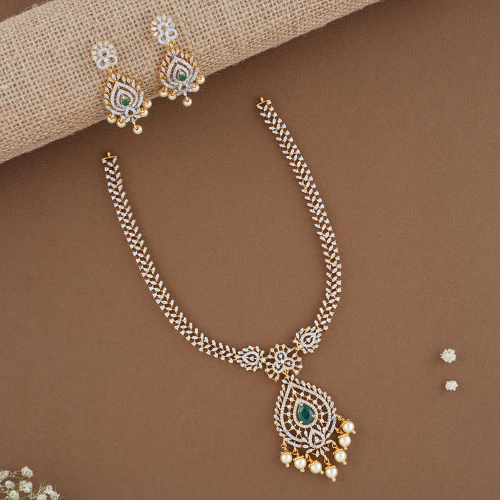 Quaint Diamond Design Necklace Set