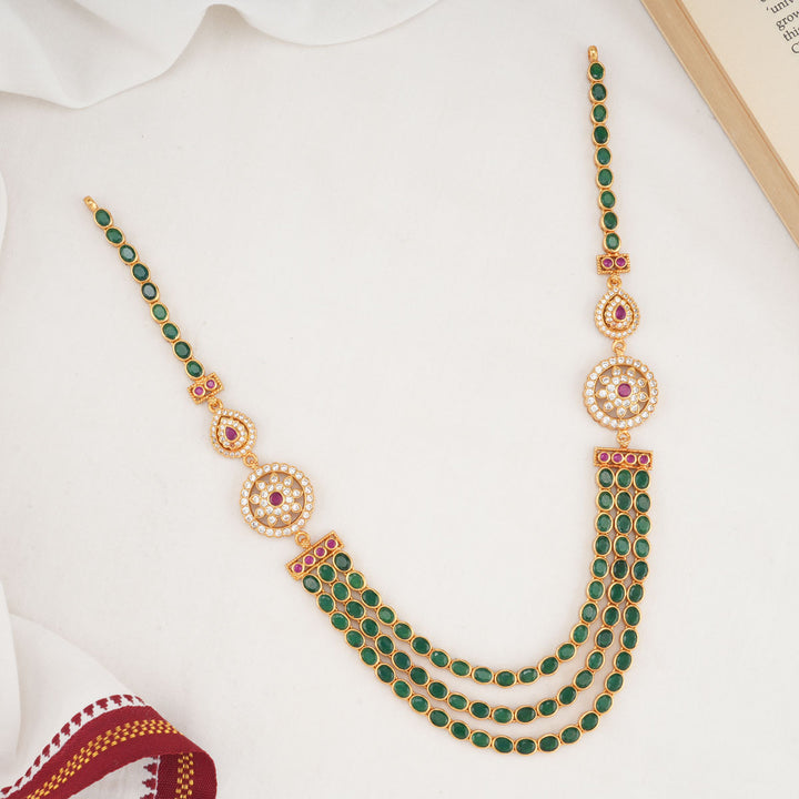 Yazhini Short Necklace