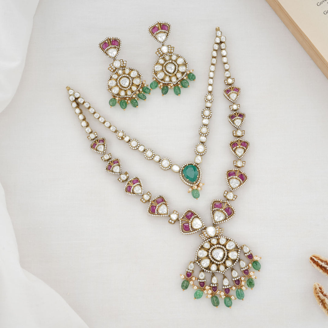 Anisha Victorian Short Necklace Set