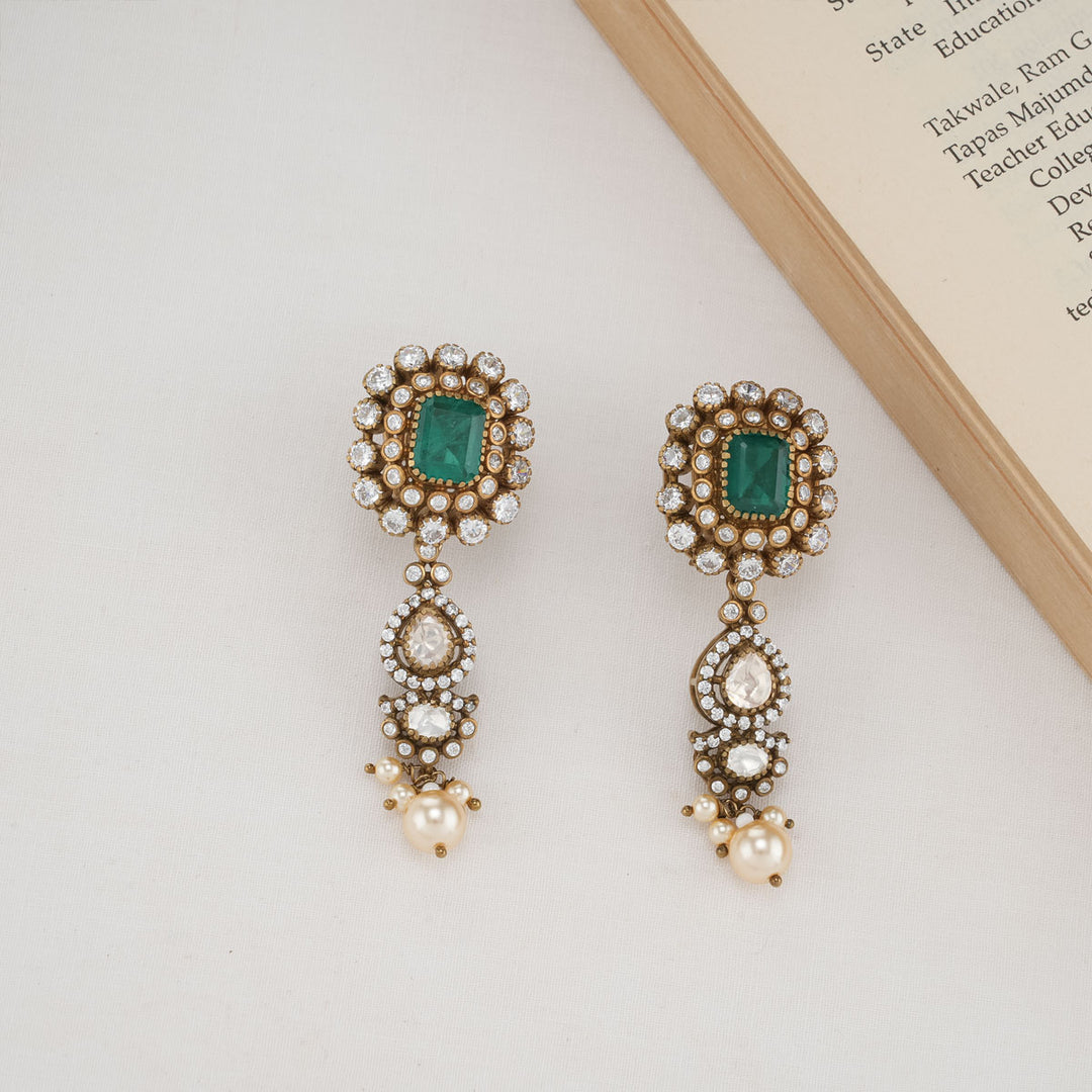 Kritin Victorian Short Necklace Set