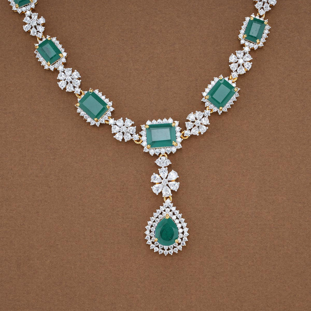 Dazzling Diamond Design Necklace Set