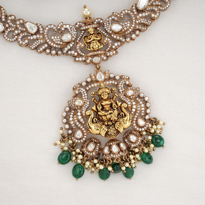 Dhisha Victorian Necklace Set