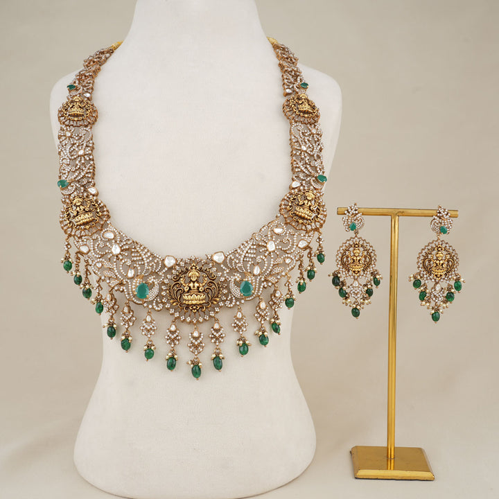 Haaritha Victorian Necklace Set
