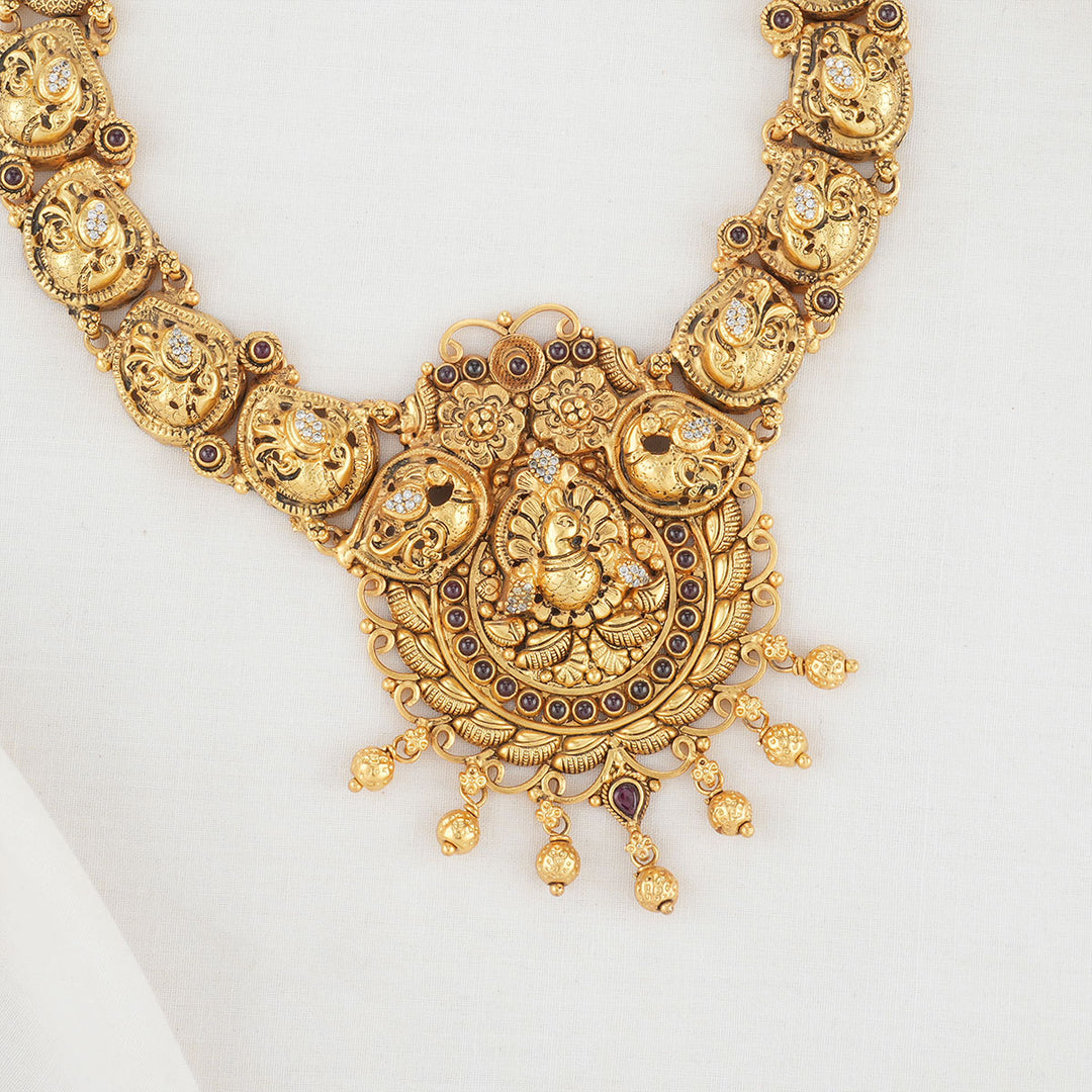 Iniyani Short Necklace