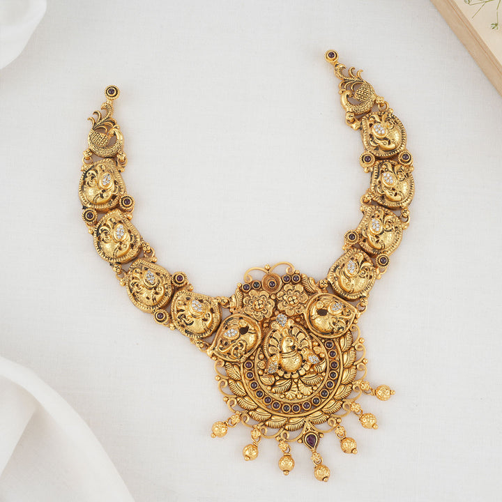 Iniyani Short Necklace