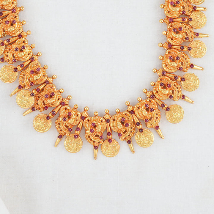 Yasvira Long Necklace