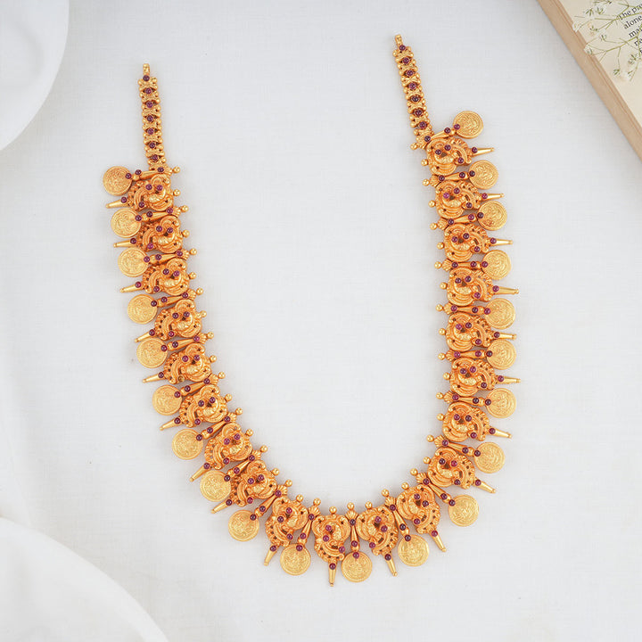 Yasvira Long Necklace