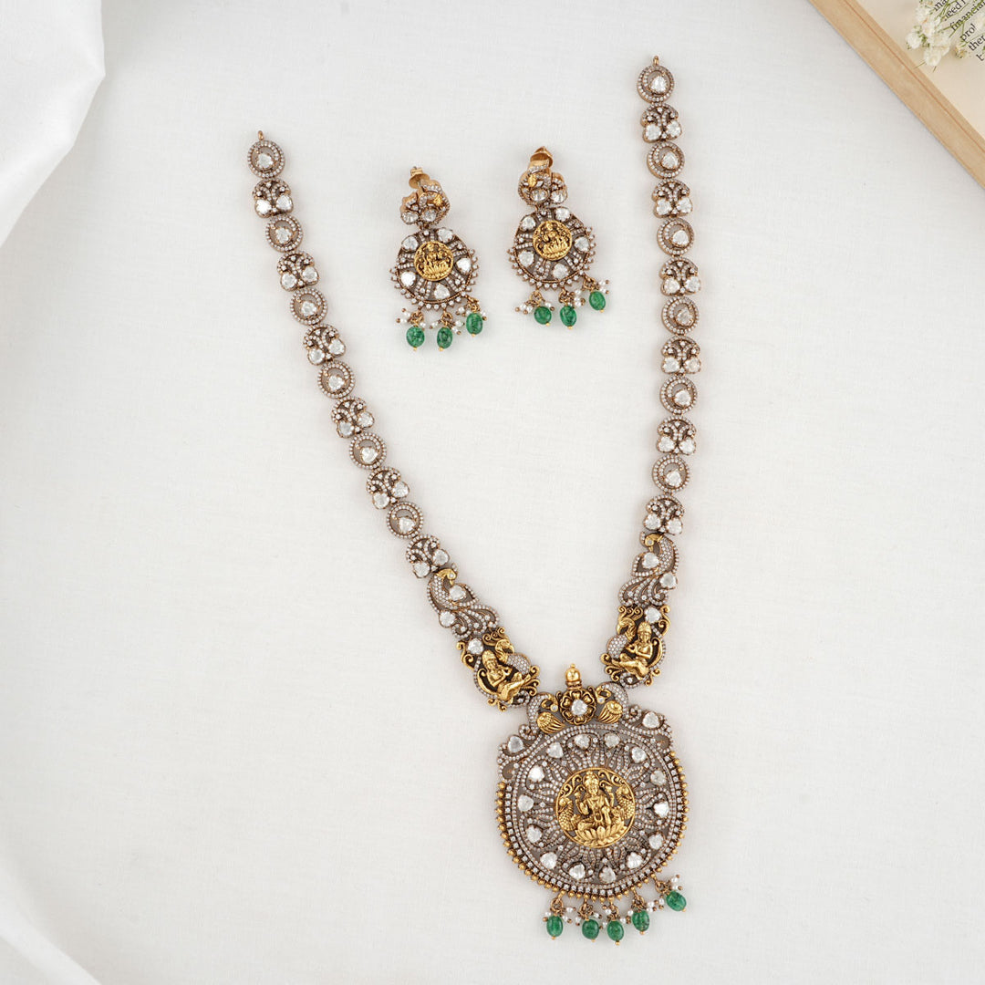 Appealing Victorian Necklace Set
