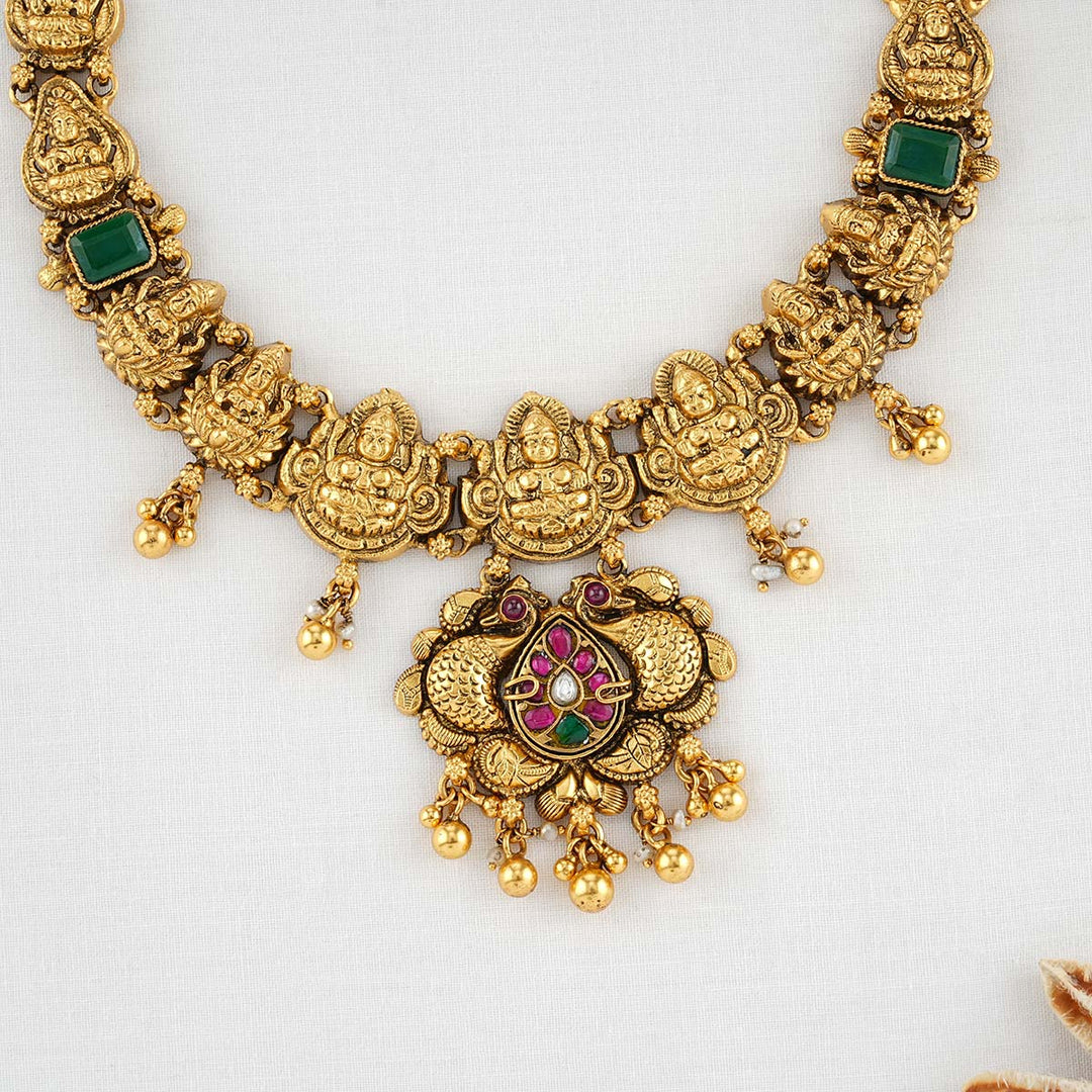 Devaga Nagas Short Necklace Set