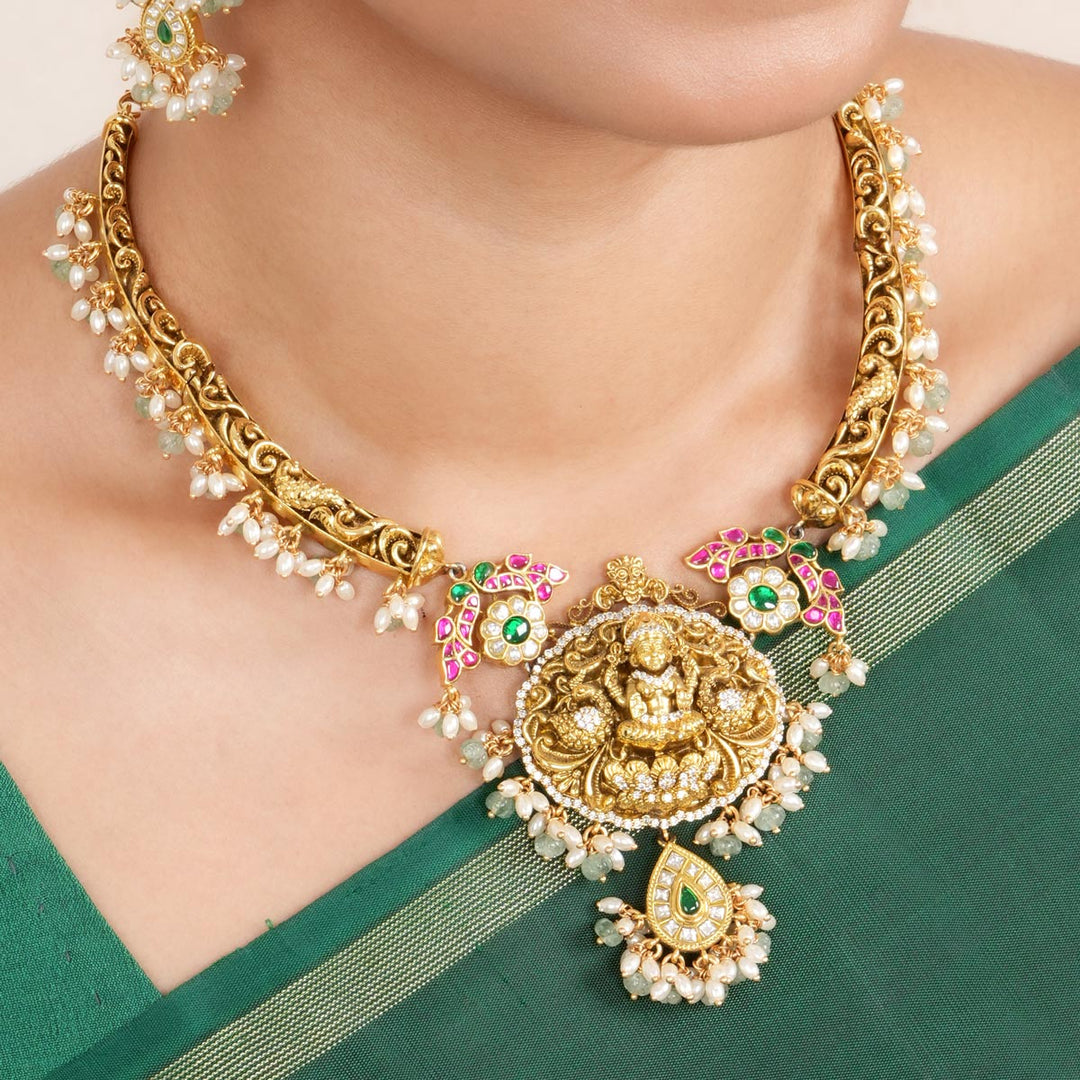 Shahira Short Necklace Set