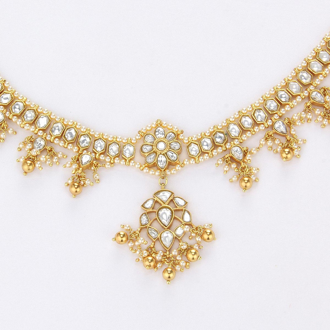 Yajira Kundan Short Necklace