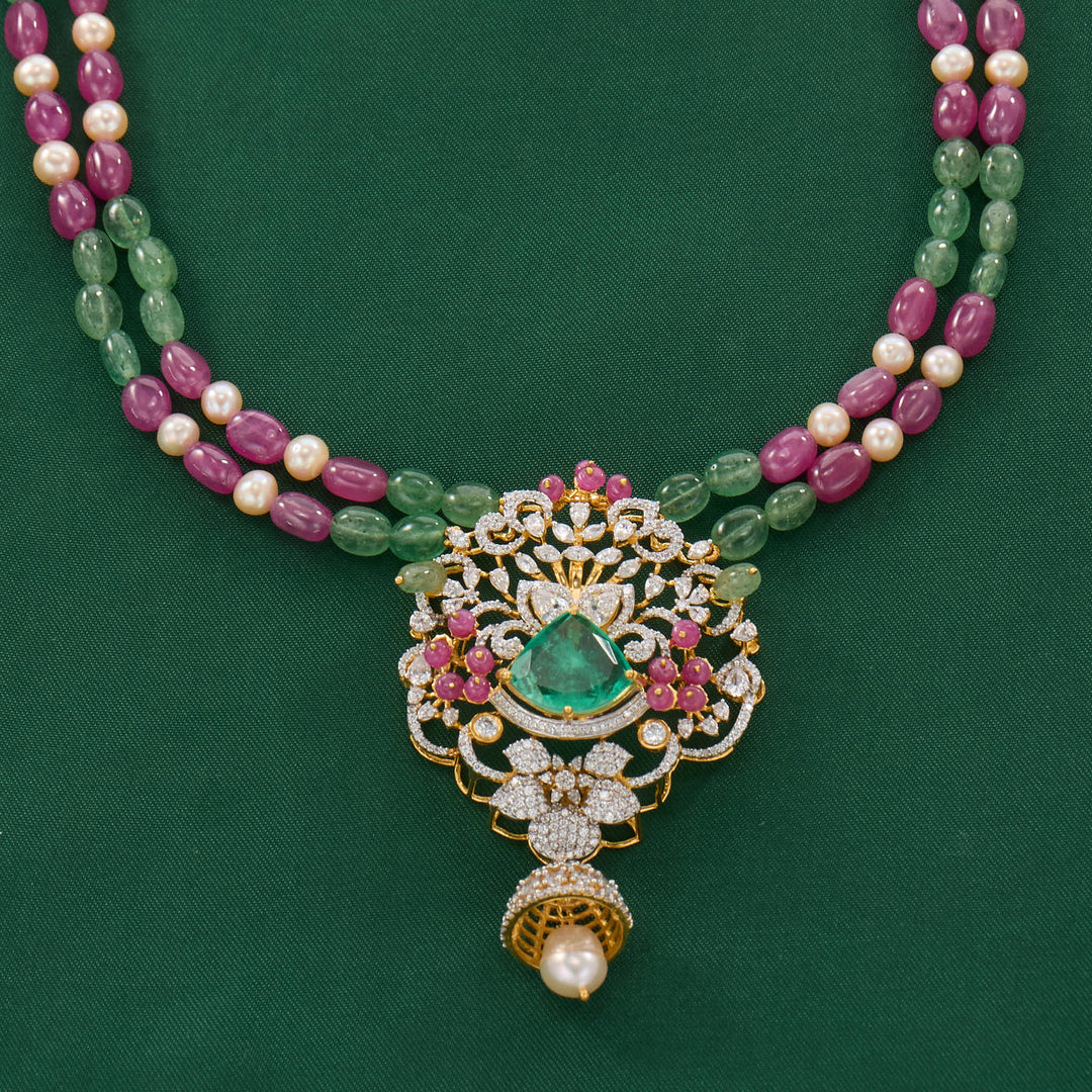 Daffodils Diamond Design Necklace Set