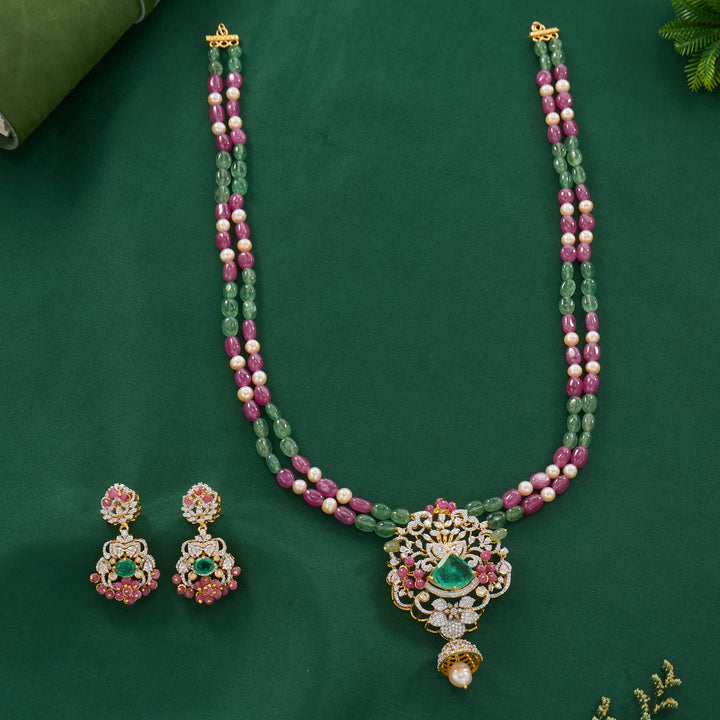 Daffodils Diamond Design Necklace Set