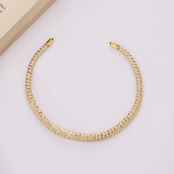 Chic & Trendy Short Necklace