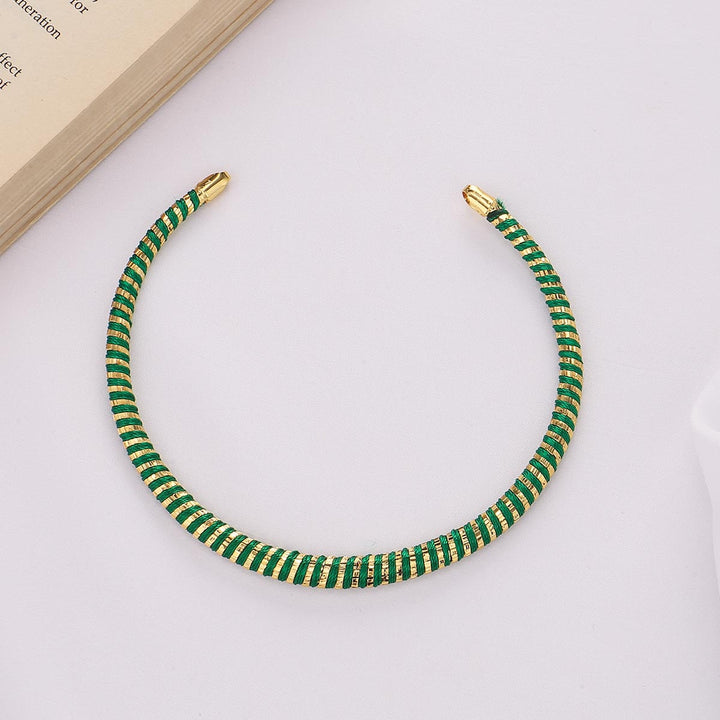 Chic & Trendy Short Necklace