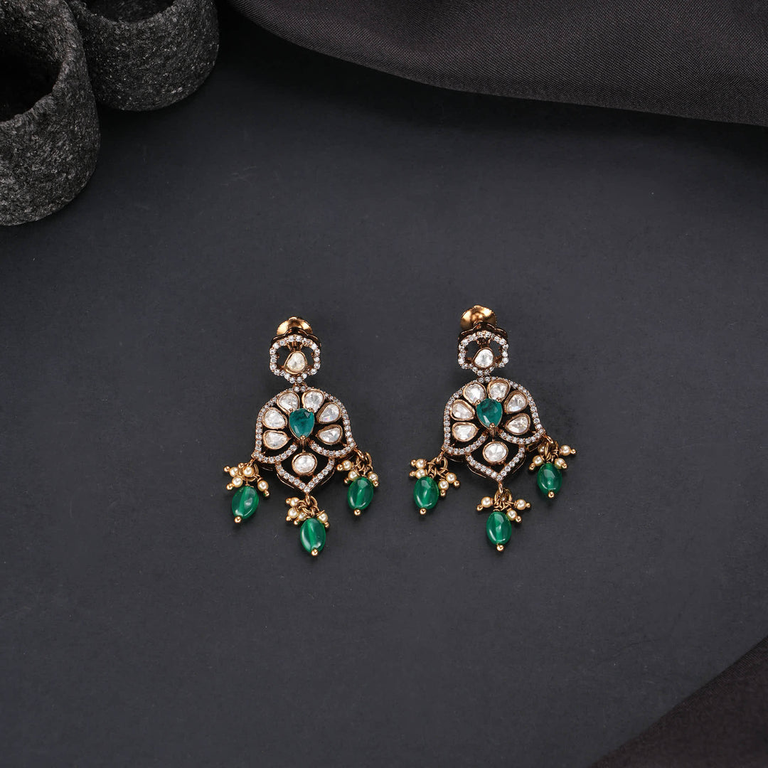 Attractive Victorian Short Necklace Set