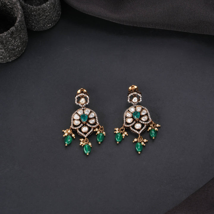 Attractive Victorian Short Necklace Set