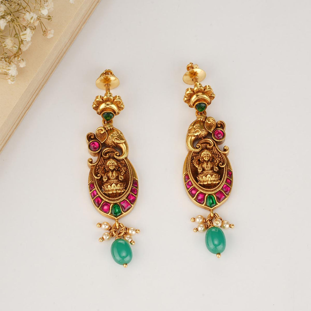 Elegant Short Necklace Set