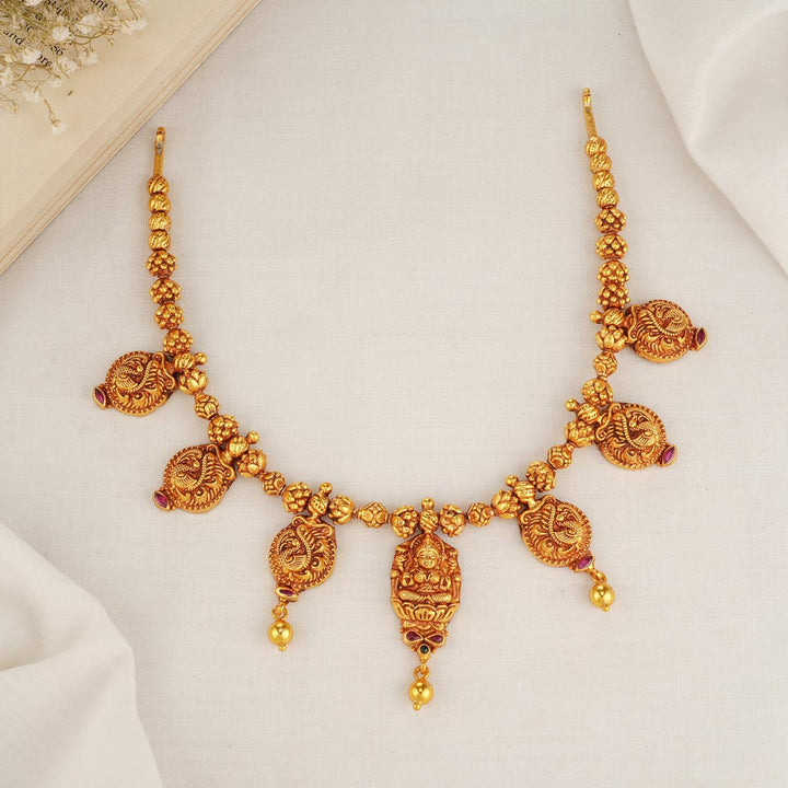 Prathiksha Short Necklace
