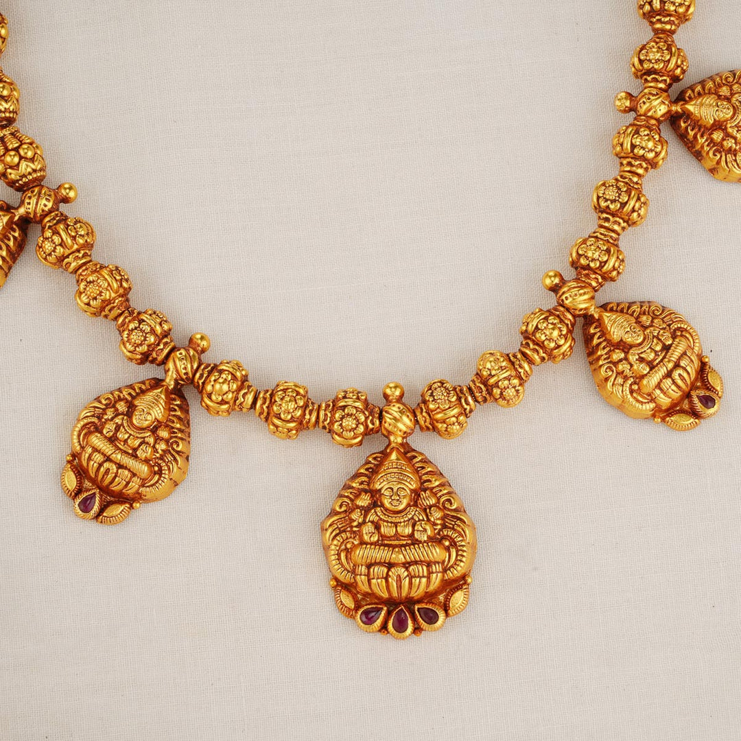 Krishi Short Necklace