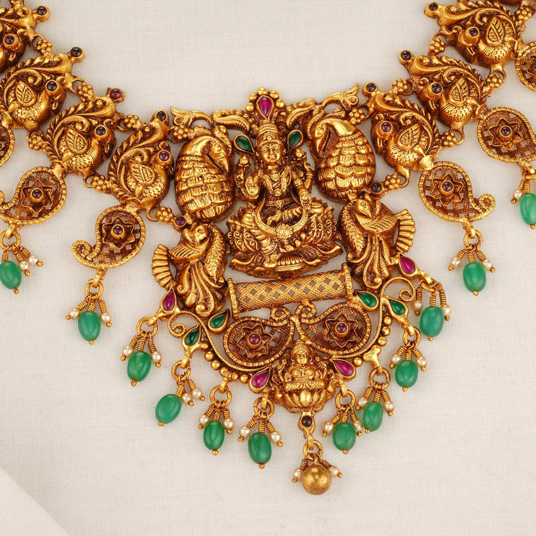 Vamika Short Necklace