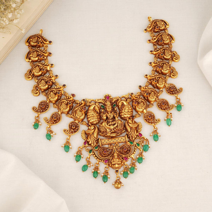 Vamika Short Necklace