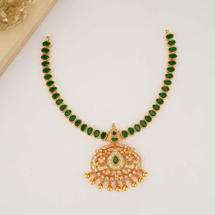 Forest Green Short Necklace