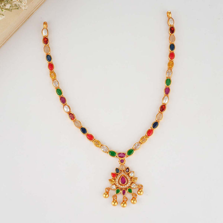 Makitha Short Necklace