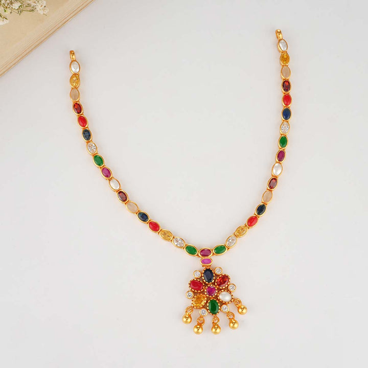Vinisha Short Necklace