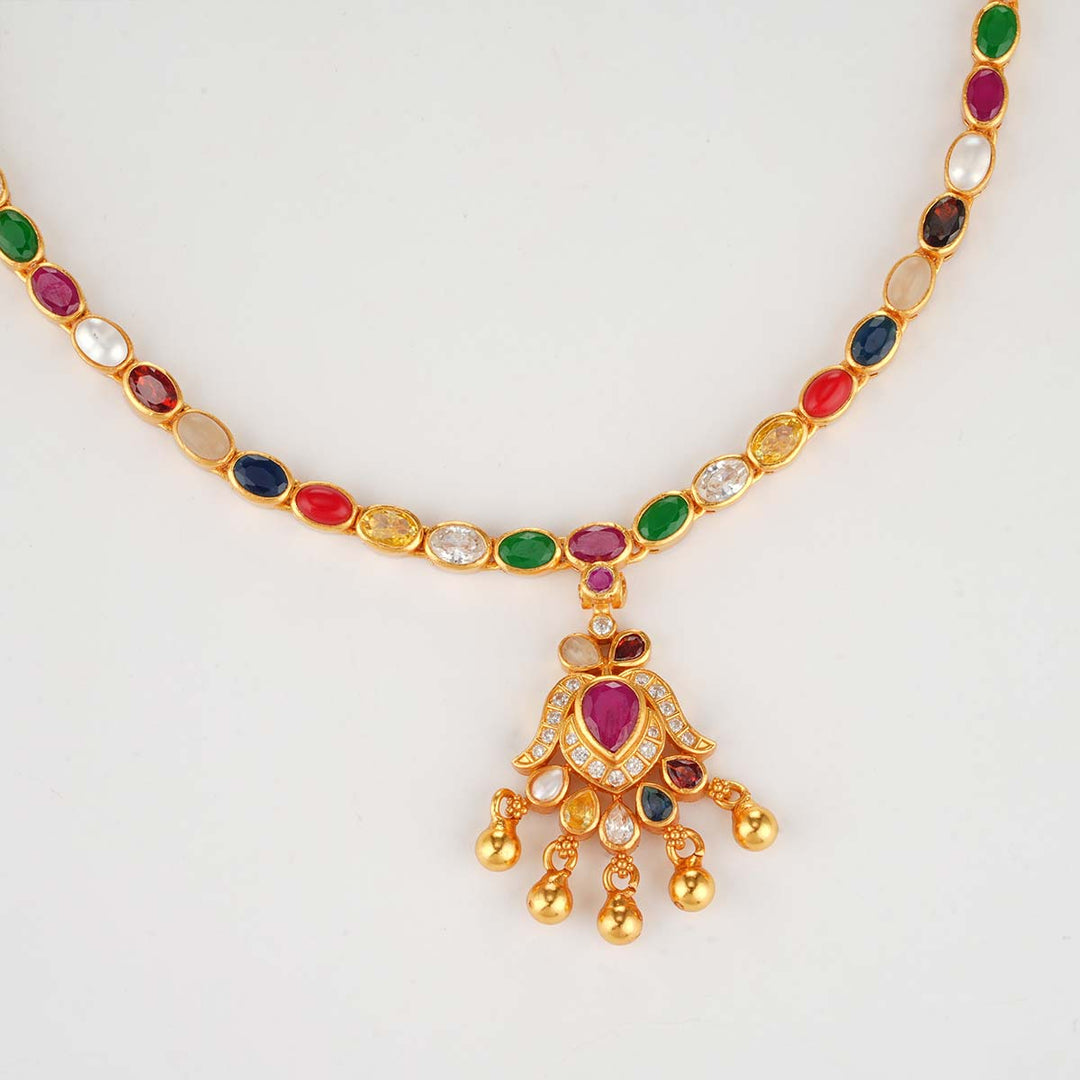 Vikitha Short Necklace