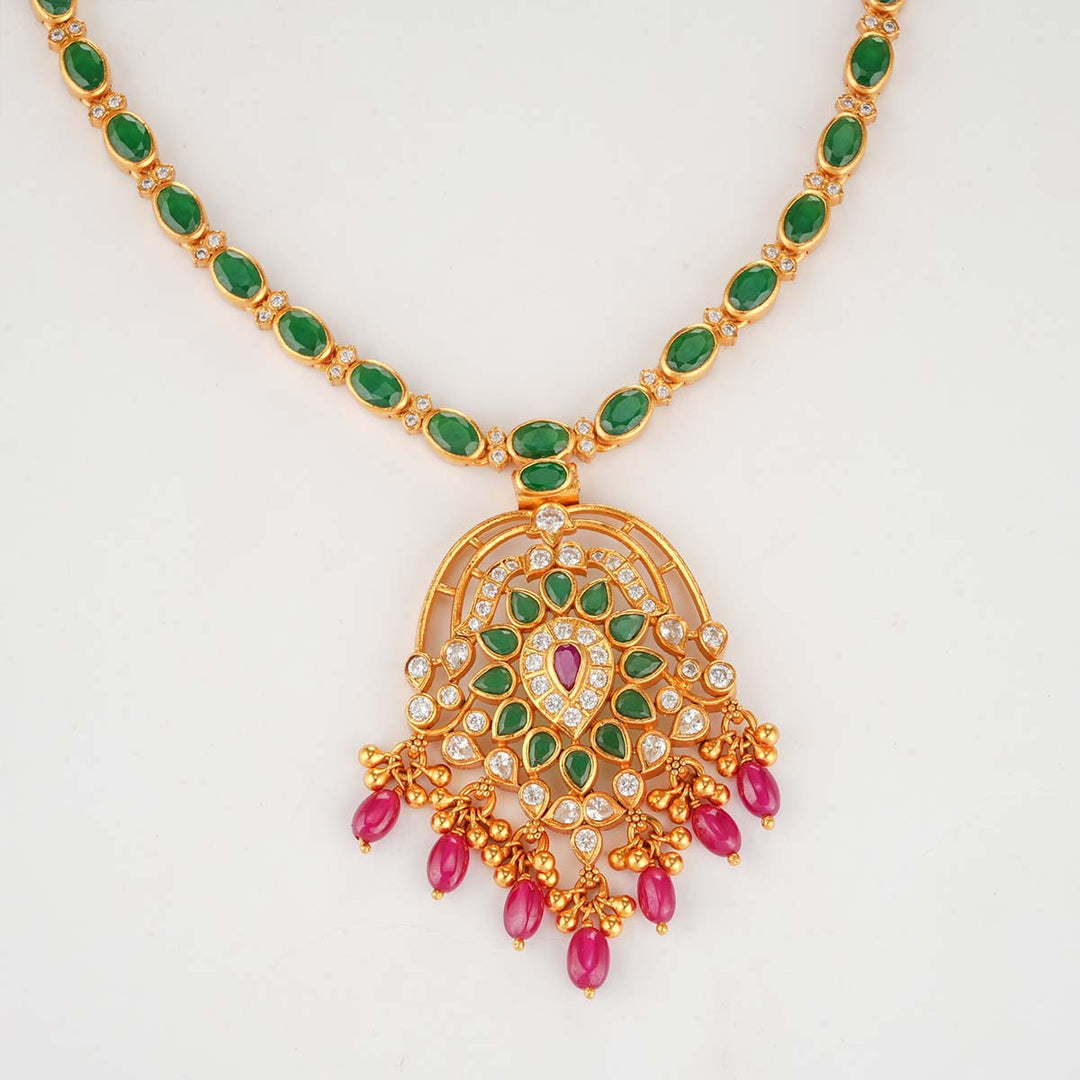 Farika Short Necklace