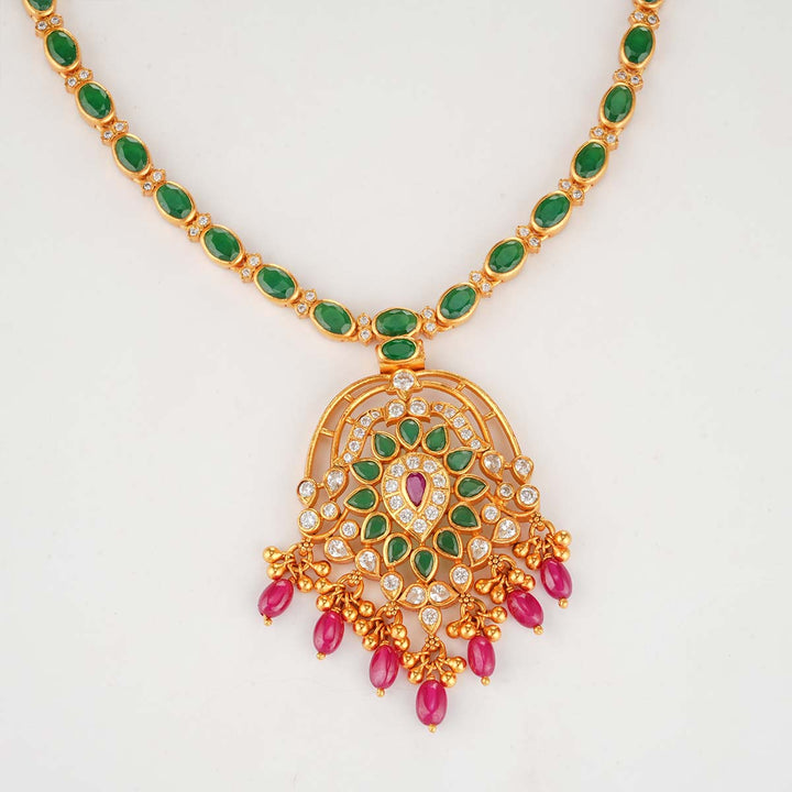 Farika Short Necklace