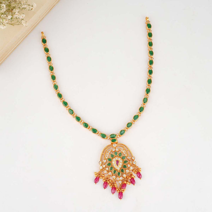 Farika Short Necklace