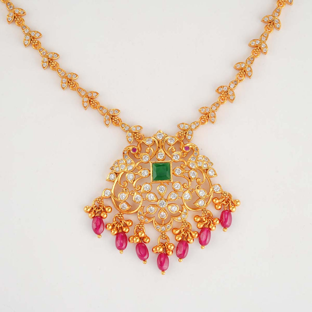 Lavish Stone Short Necklace