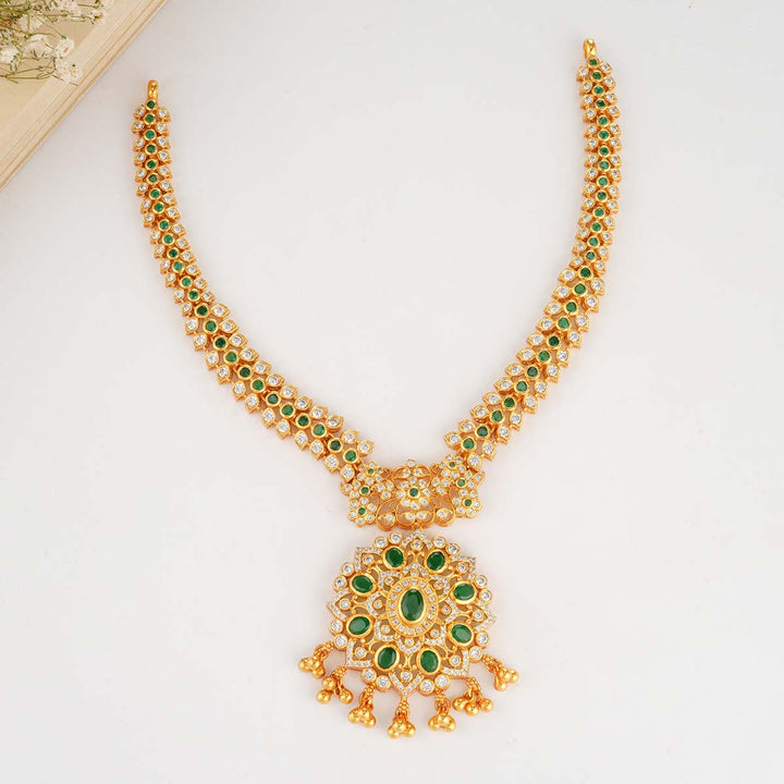 Namikha Short Necklace