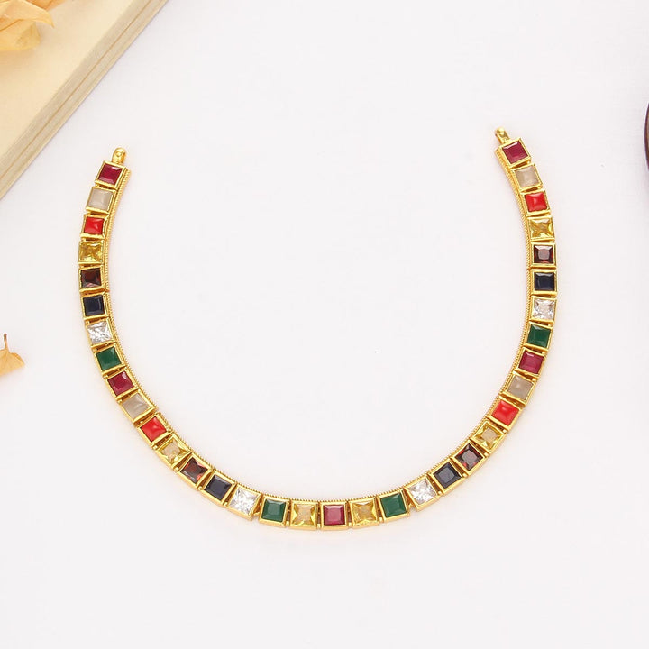 Yamika Short Necklace