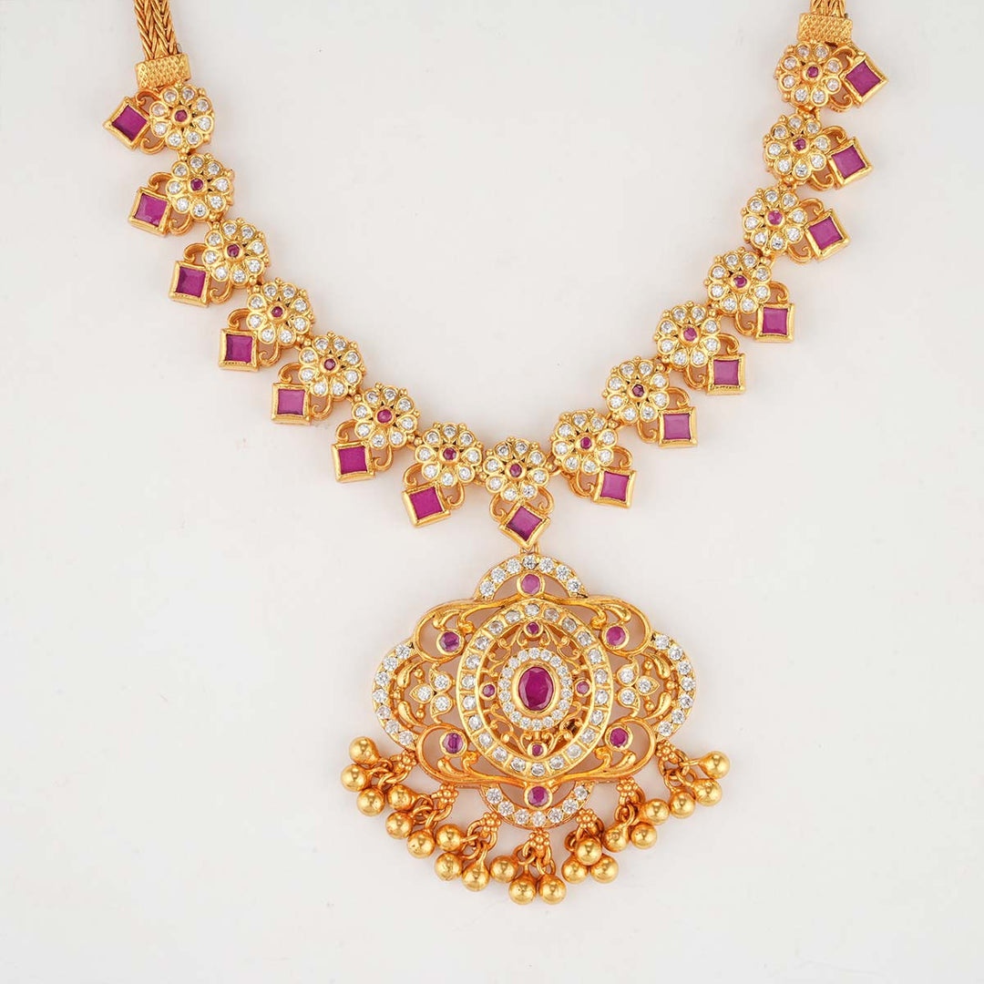 Tishya Short Necklace
