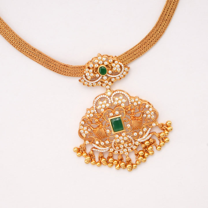 Visali Short Necklace