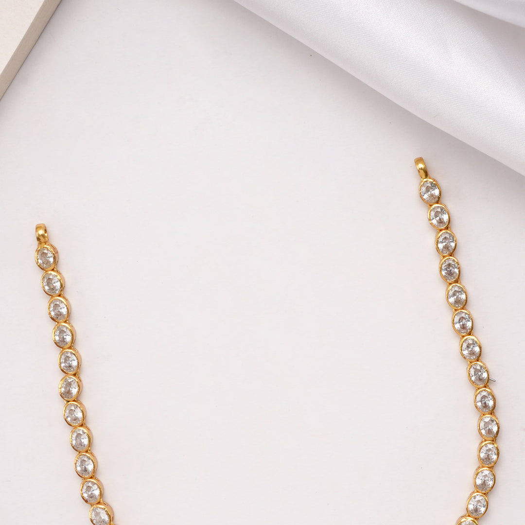 Trendy Look Short Necklace