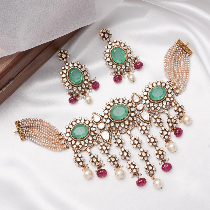 Admirable Choker Set