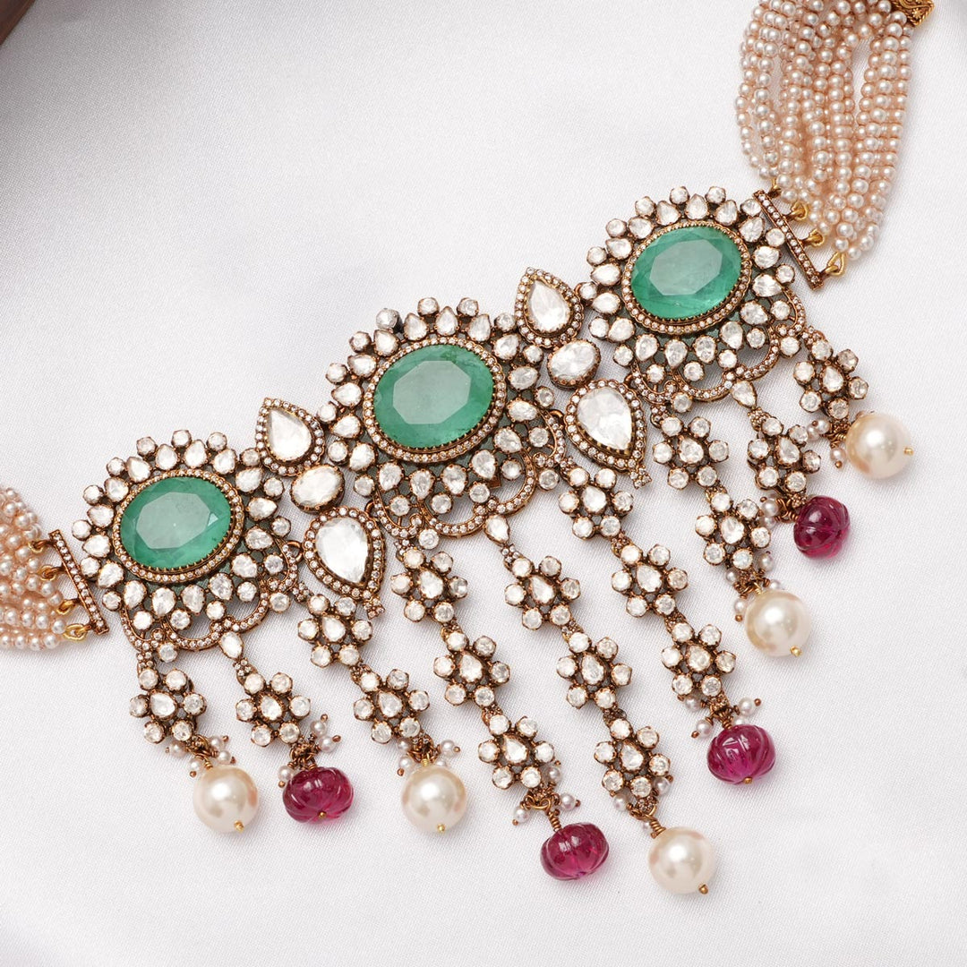 Admirable Choker Set