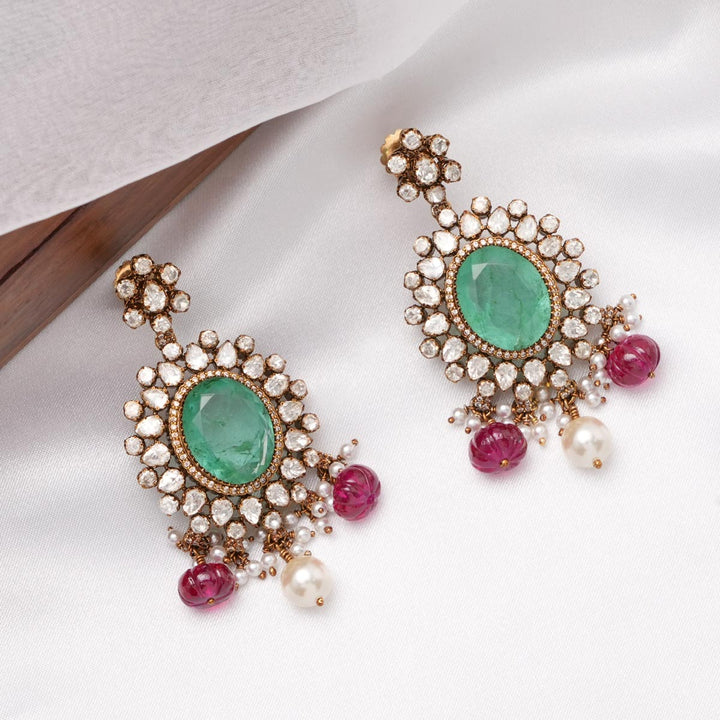 Admirable Choker Set