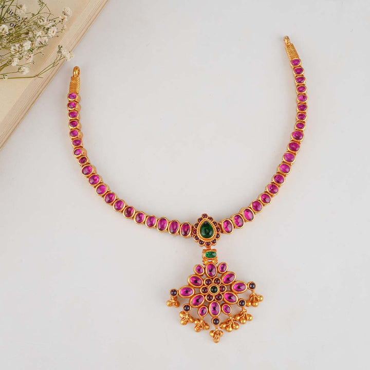 Shruthi Reversible Short Necklace