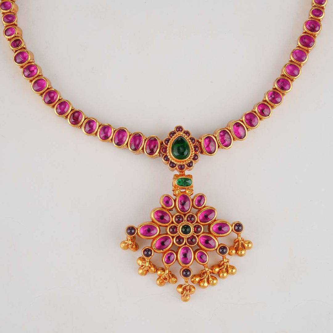 Shruthi Reversible Short Necklace